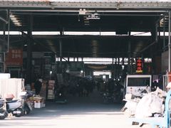 -上海龙吴水胜海发市场