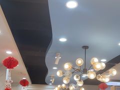 -休记光头香辣蟹干锅(绵竹店)