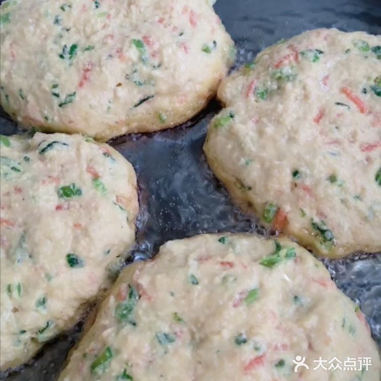 利用锅中水蒸气加热 玉米饼子