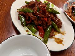 -胡子饮食店