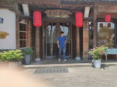 -头上红煨盐鸡乡村食府