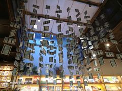 -猫的天空之城概念书店(杭州南宋御街店)