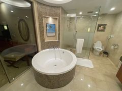 -汕尾巴黎半岛酒店