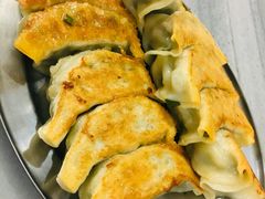 鲜肉韭菜煎饺-芬芳甜品(同福路店)