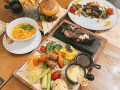 -Mark&Mars Restaurant