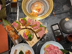 -山川小町·极番烧肉(新地假日广场店)