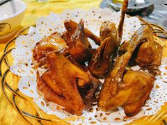 红烧中乳鸽-洞密园美食城(富华路店)