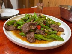 小炒黄牛肉-芦茨金富饭庄·25年老字号·专做稻草鸡