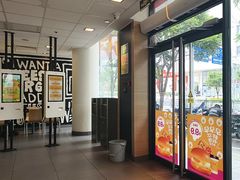 -麦当劳(假日广场店)