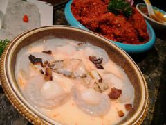 -老牌坊云南鱼豆花火锅(哈西万达店)