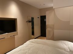 -希岸·轻雅酒店(广州白鹅潭艺术中心花地湾地铁站店)