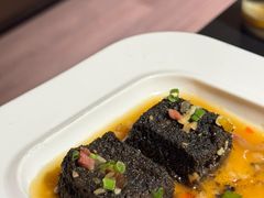 建水自制包浆黑豆腐-桥边小楼·手工云南菜·古城观景小楼