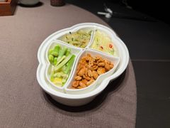 -左庭右院鲜牛肉火锅黑金店(陆家嘴中心店)