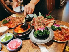 -明洞阿姨·韩式酱蟹烤肉·创意料理(三元桥店)