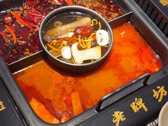 -老牌坊云南鱼豆花火锅(哈西万达店)