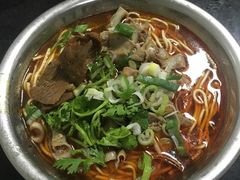 -薛记襄阳香辣牛肉面(平安路店)