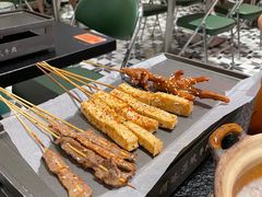 香炉烤鸡爪-何妹湿辣牛肉·粤式烧烤砂煲(桂雅路店)
