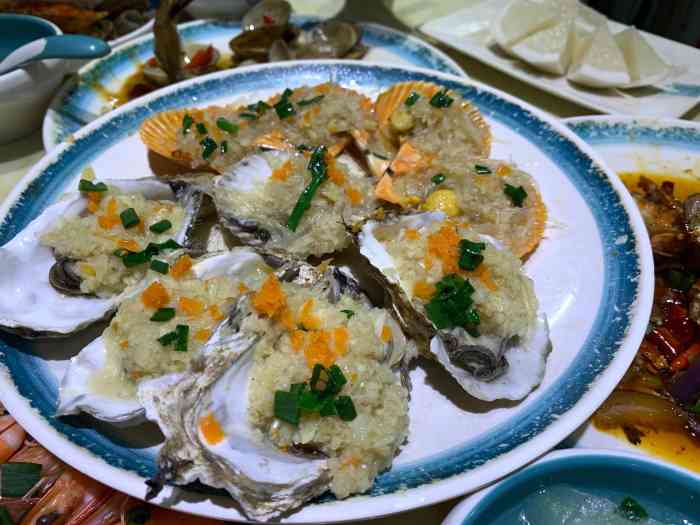 小胡子海鲜连锁店(第一市场店)-"来到三亚怎能不吃海鲜,三亚海鲜聚集