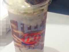 巧克力蛋糕华夫脆扑扑满-DQ·蛋糕·冰淇淋(奥林匹克广场店)