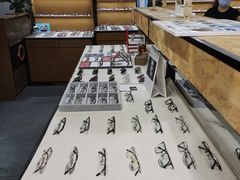-罗伯特眼镜·蔡司官方授权(罗湖国贸店)