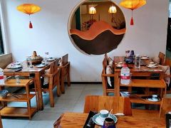 -毛辣果·贵州红酸汤牛肉火锅(西单店)