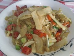 酸萝卜蛋皮-三只鸟本地特色菜馆(上饶总店)