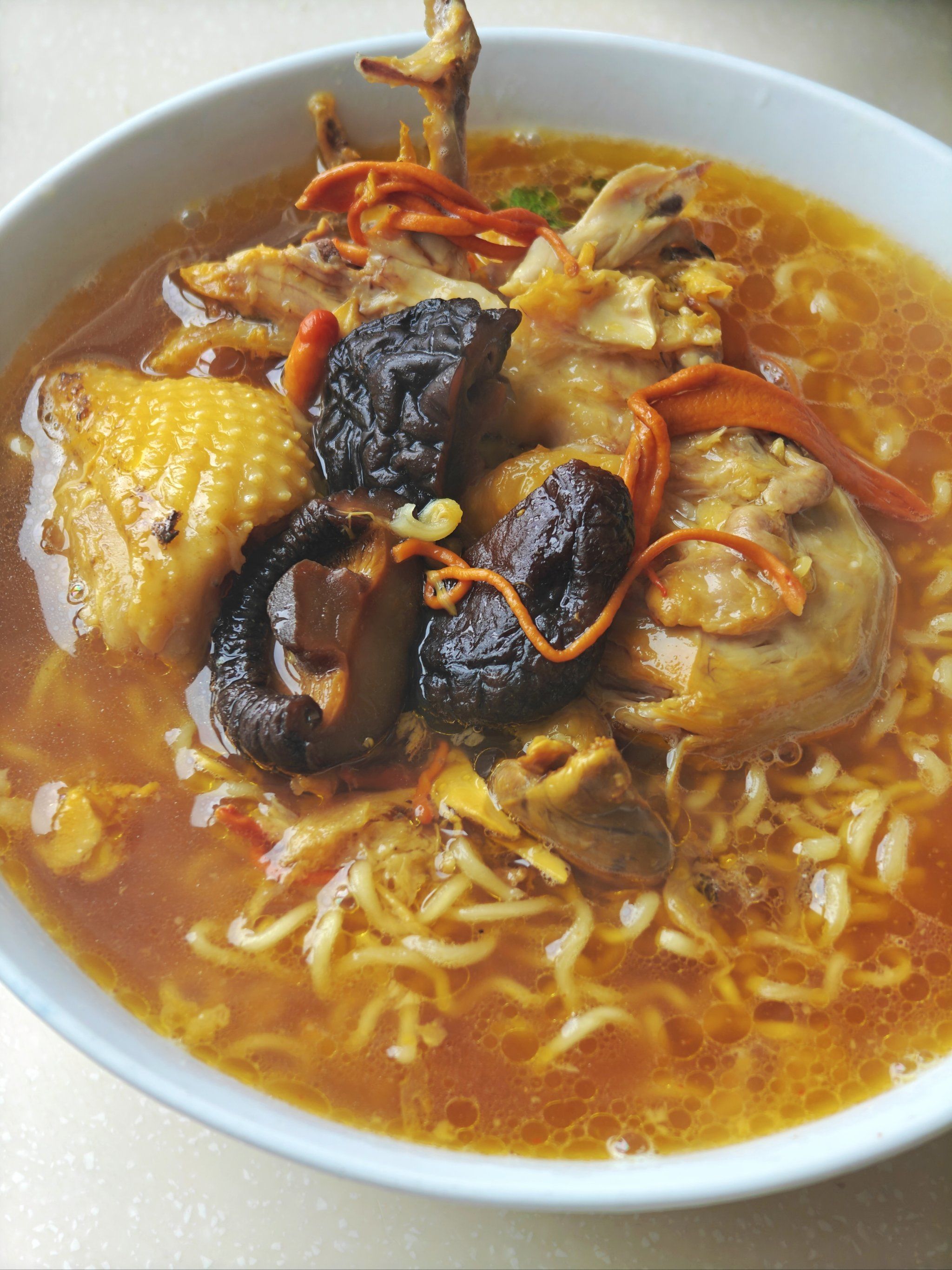 好一碗鸡汤泡面