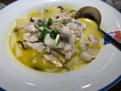 QQ酸汤鱼-蜜桃餐厅·江浙融合菜(荟聚购物中心店)
