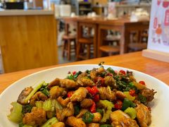 尖椒鸡-彧玖食坊·川式砂锅酒馆(成山路店)