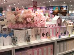 -名创优品(广州萝岗万达广场店)