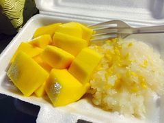 -芒果糯米饭摊子