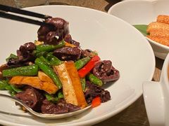 杭椒豆干炒红蘑-悦轩中餐厅·高空江景·杭州柏悦酒店