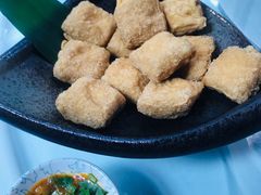 -彩云天云南餐厅