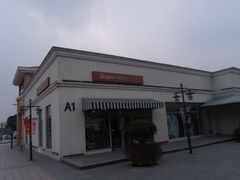 -NIKE上海青浦换季优惠店