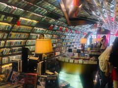-钟书阁(珍园店)