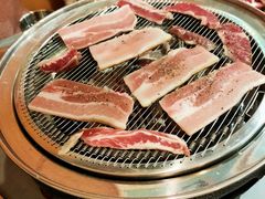 -围炉肉舍•炭烤活鳗•丹东海鲜烤肉(步行街店)