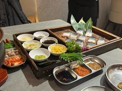 -围炉肉舍丹东海鲜烤肉·烤活鳗(步行街店)