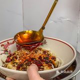 我zui爱他们家的招牌老妈蹄花了！猪蹄炖的软烂！