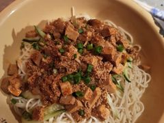 -鹤江桥·红油牛肉粉(SKP店)