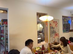 -毛辣果·贵州红酸汤牛肉火锅(西单店)