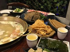 -重庆爽翻天老火锅(临平万达广场店)