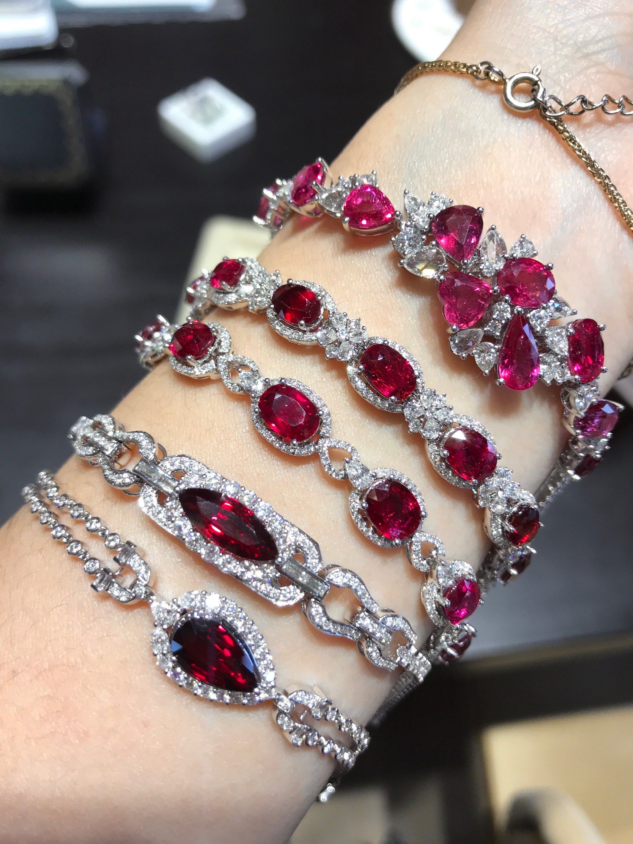 含泪出红宝石手链.谁要