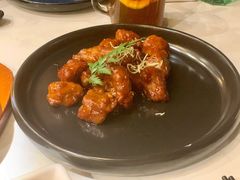 红酒泡沫牛仔粒-荟廷·晶萃(陆家嘴尚悦湾店)