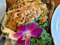 -Chom Cafe and Restaurant