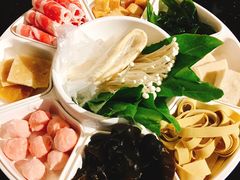 -鸡遇虾煲干锅火锅(小寨金莎店)