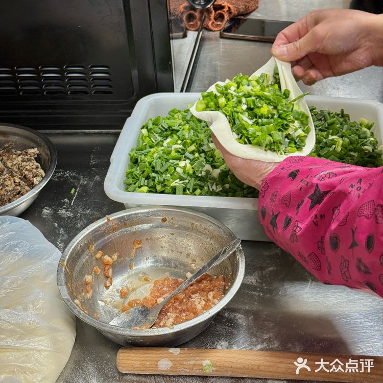 宁波城隍庙！超多小吃！！好吃s了！快去吃！！