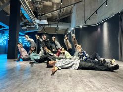 -CASTER跳舞俱乐部