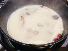 -三人行骨头王火锅(长寿店)