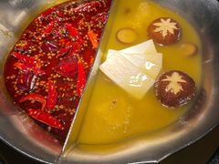 台式麻辣花胶鸡鸳鸯锅-湊湊火锅·茶憩(世博大道店)