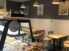 面包甜点陈列柜-一鸣真鲜奶吧(中央花园店)